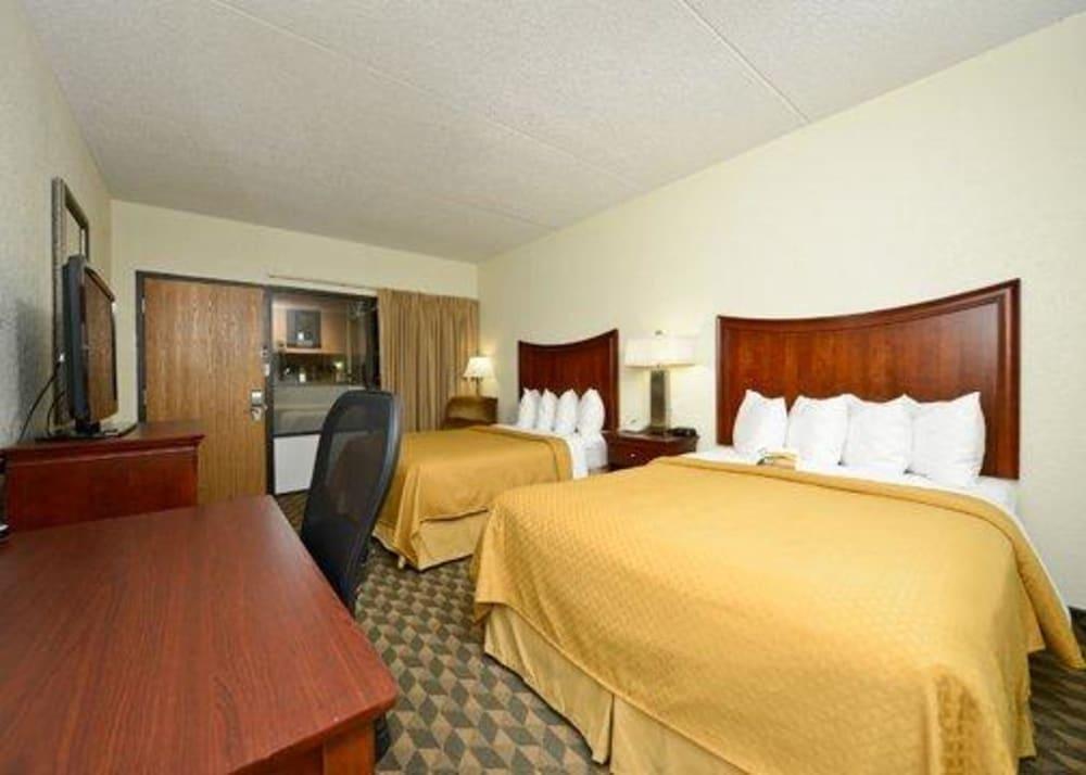 Quality Inn & Suites Ames Conference Center Near Isu Campus Екстериор снимка