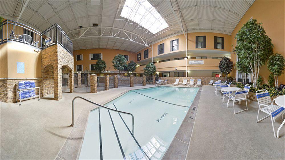 Quality Inn & Suites Ames Conference Center Near Isu Campus Екстериор снимка