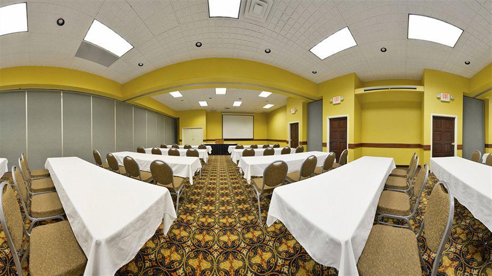 Quality Inn & Suites Ames Conference Center Near Isu Campus Екстериор снимка