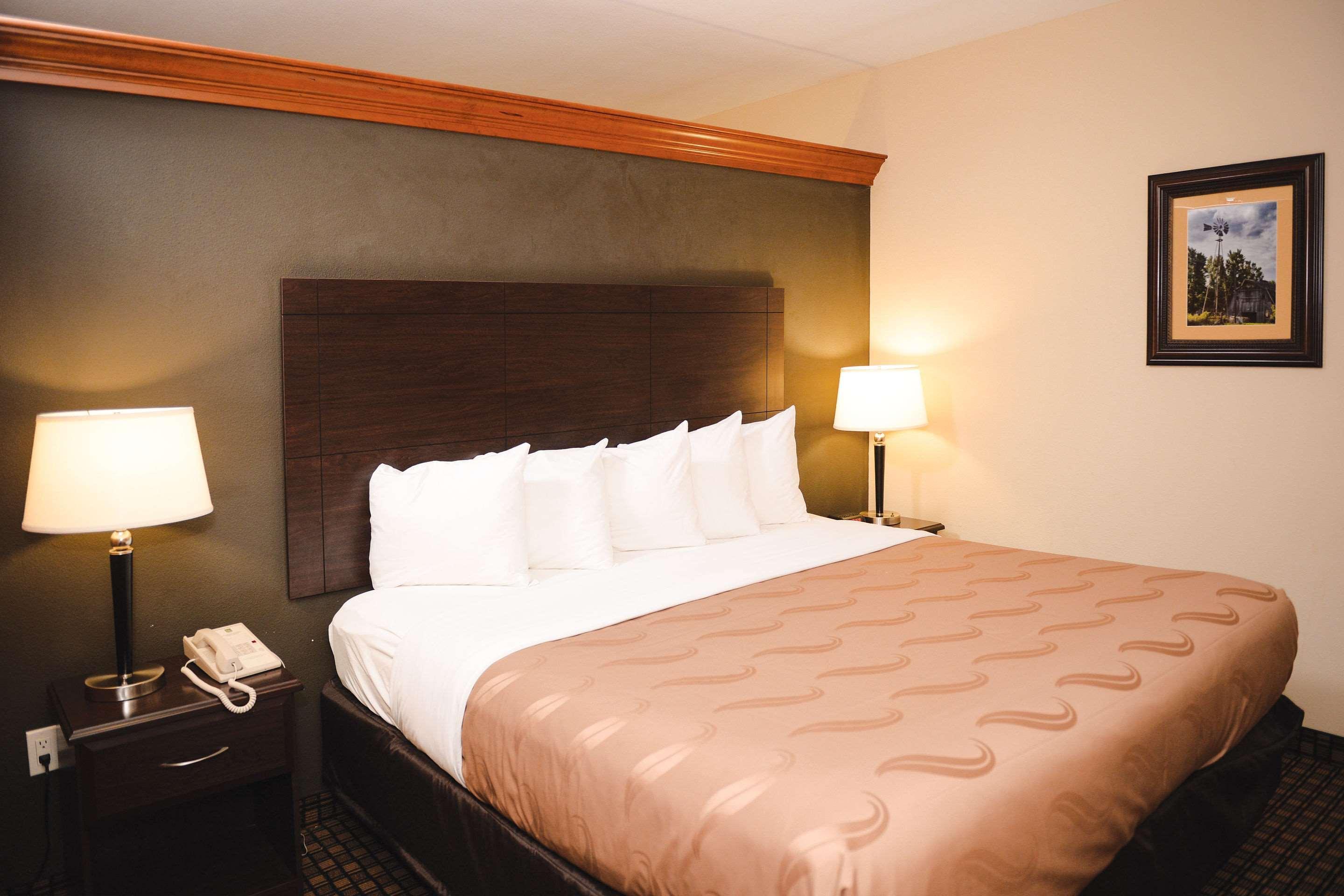 Quality Inn & Suites Ames Conference Center Near Isu Campus Екстериор снимка