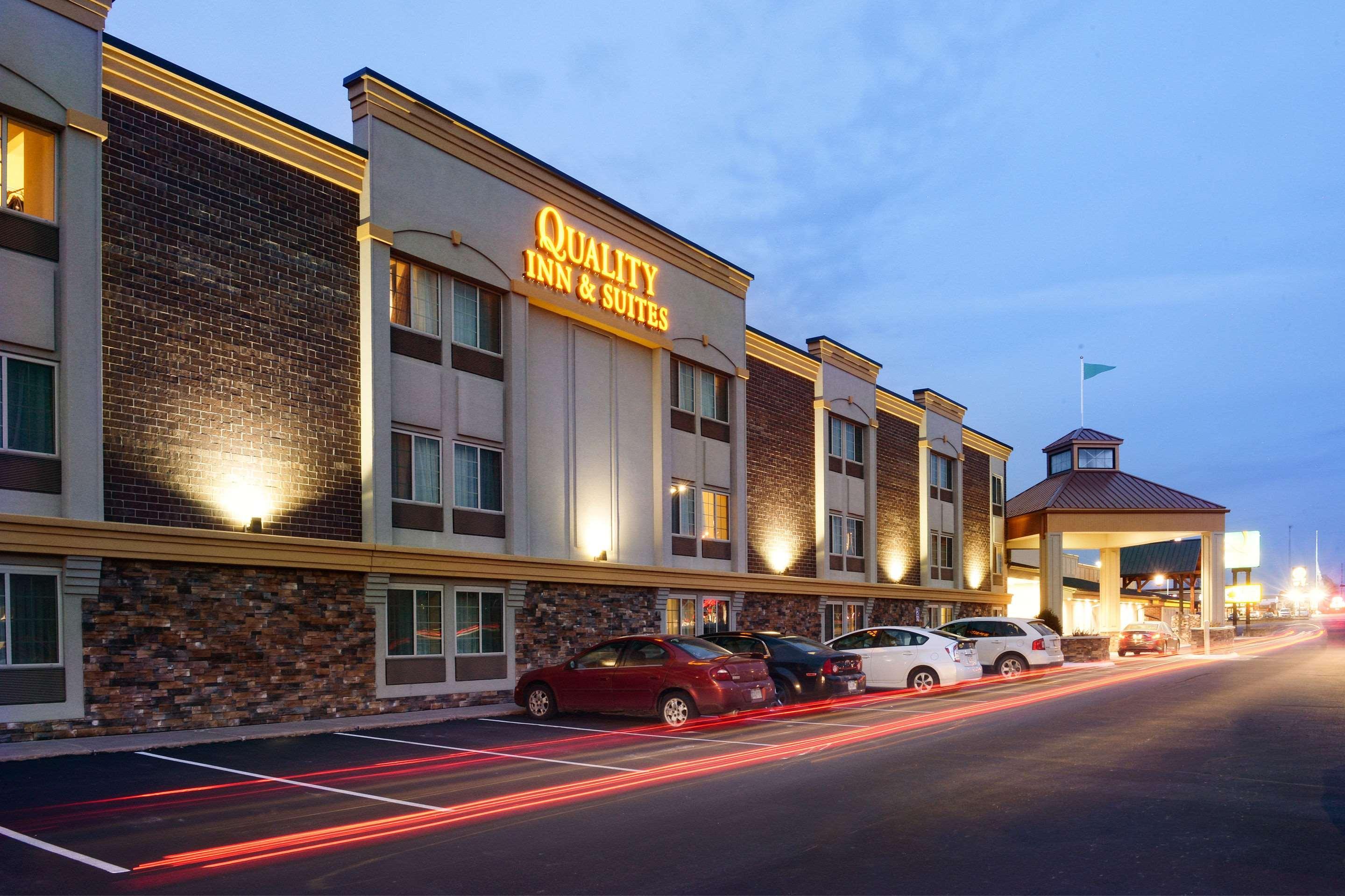 Quality Inn & Suites Ames Conference Center Near Isu Campus Екстериор снимка