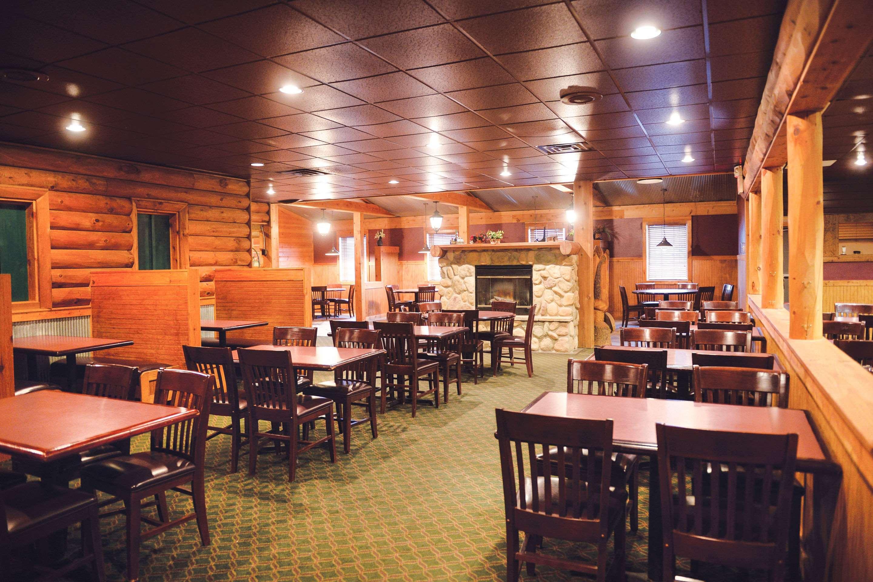 Quality Inn & Suites Ames Conference Center Near Isu Campus Екстериор снимка