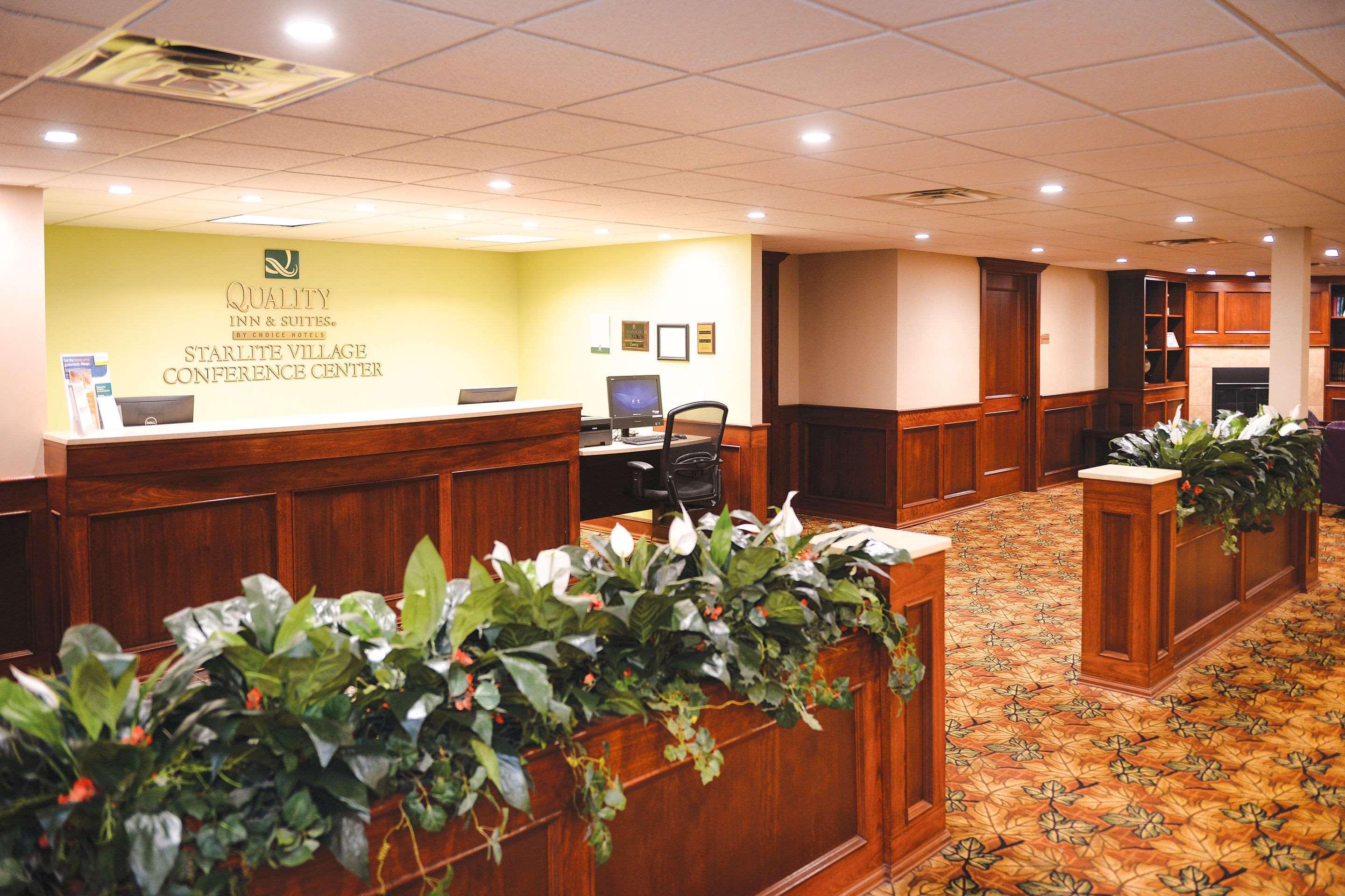 Quality Inn & Suites Ames Conference Center Near Isu Campus Екстериор снимка