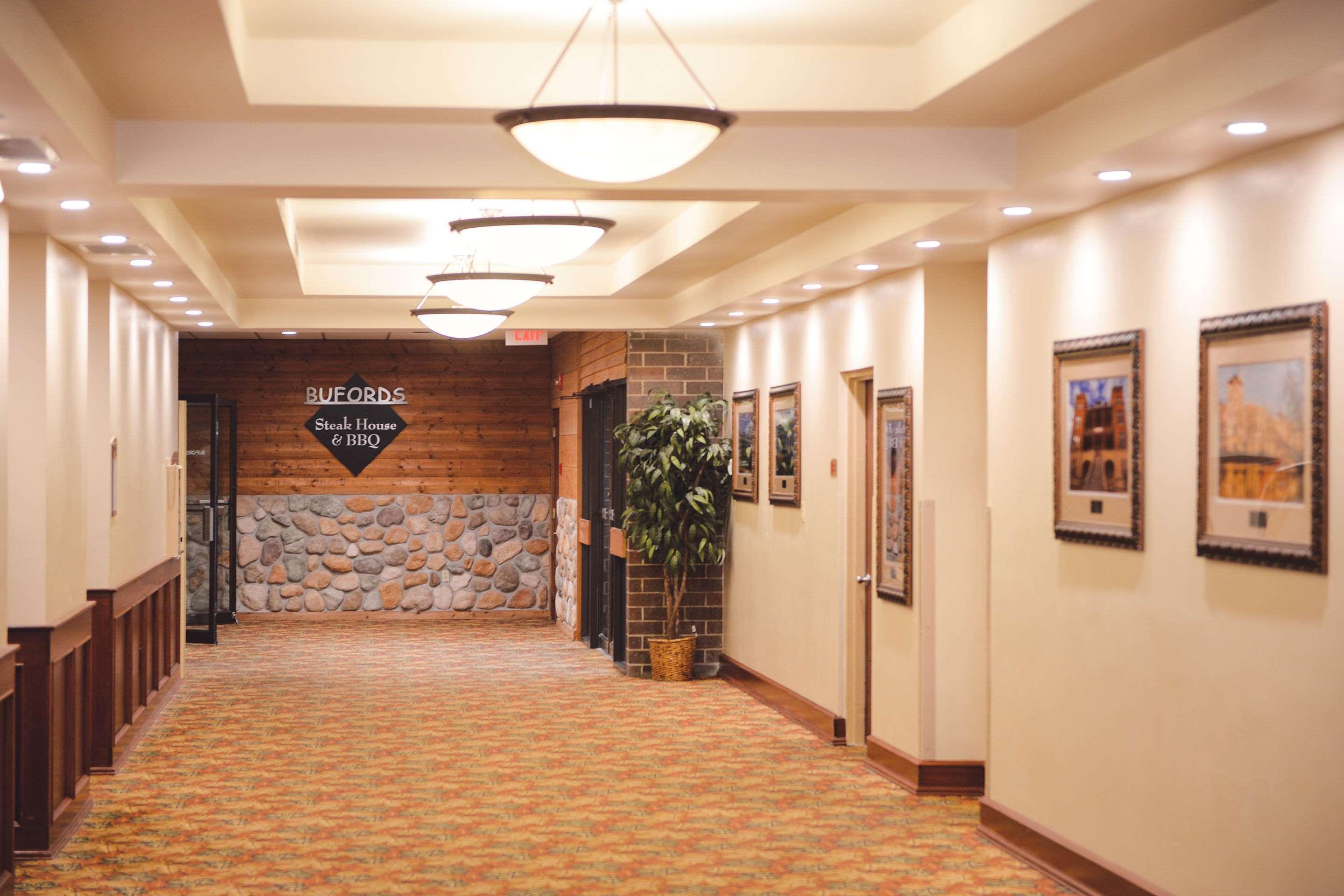 Quality Inn & Suites Ames Conference Center Near Isu Campus Екстериор снимка
