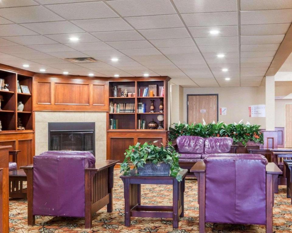 Quality Inn & Suites Ames Conference Center Near Isu Campus Екстериор снимка