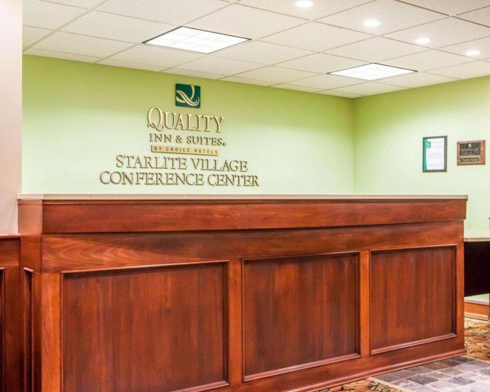Quality Inn & Suites Ames Conference Center Near Isu Campus Екстериор снимка