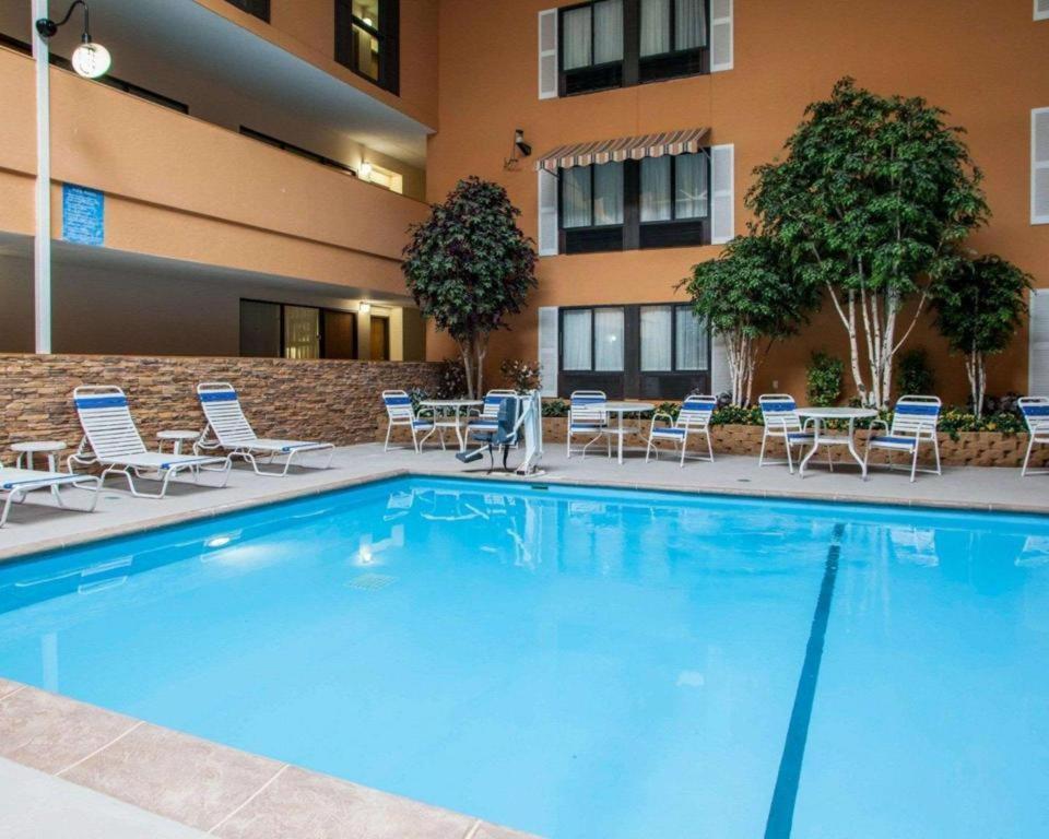 Quality Inn & Suites Ames Conference Center Near Isu Campus Екстериор снимка
