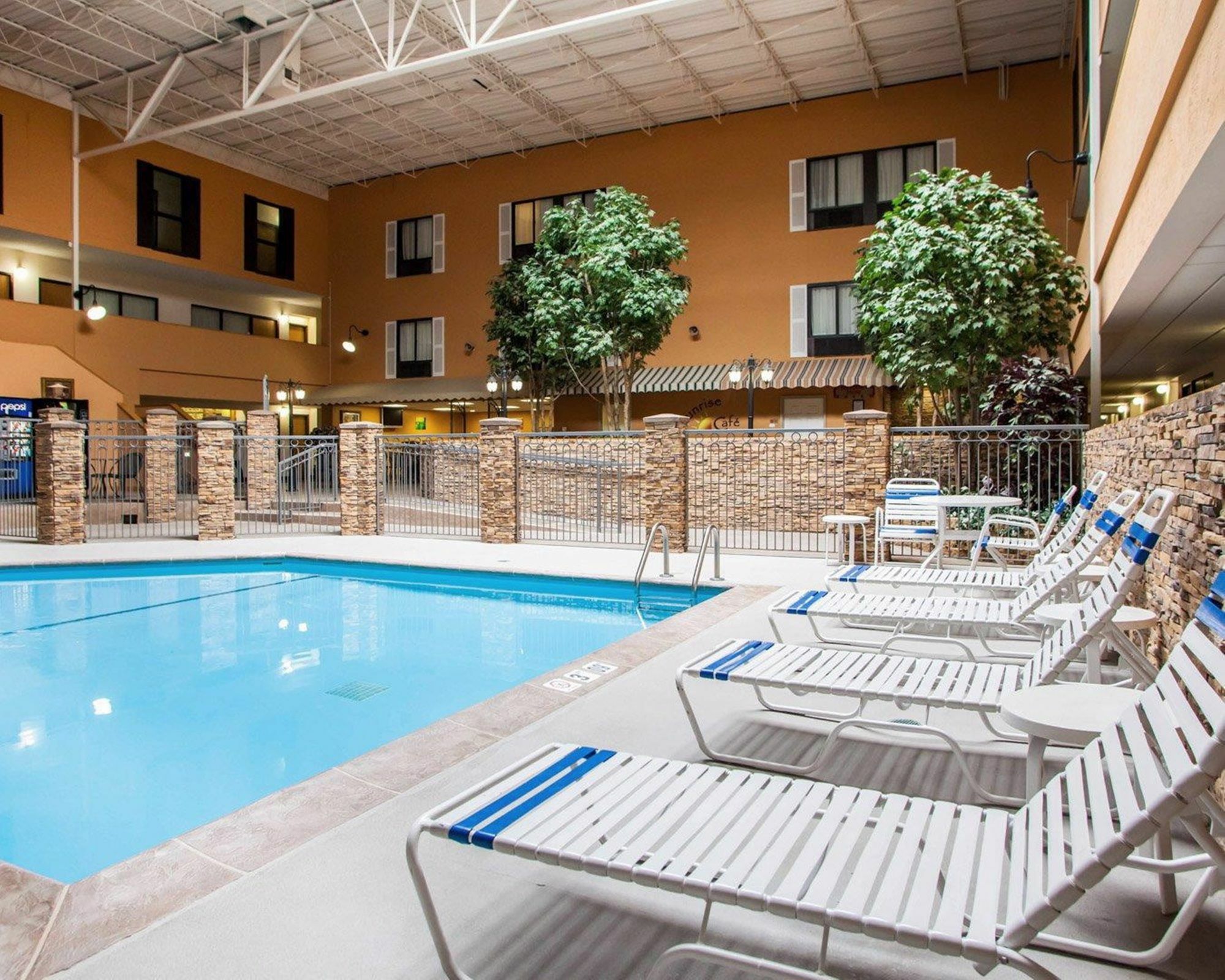 Quality Inn & Suites Ames Conference Center Near Isu Campus Екстериор снимка