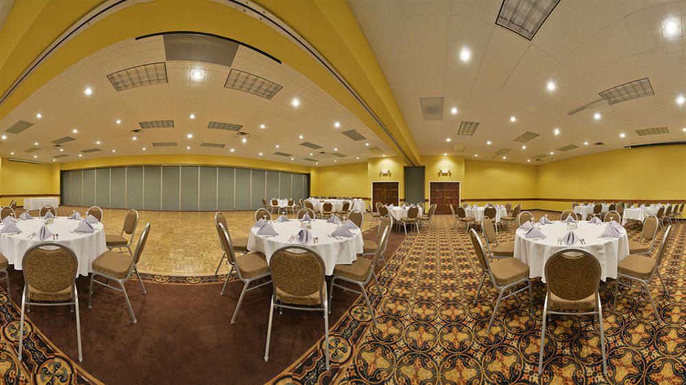Quality Inn & Suites Ames Conference Center Near Isu Campus Екстериор снимка